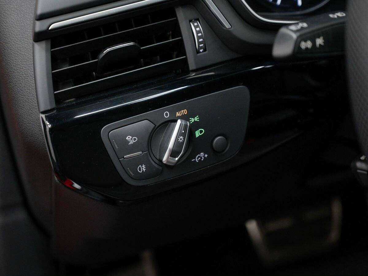 Купить Audi A4, 2019, 71 923 км.. Фото: #18