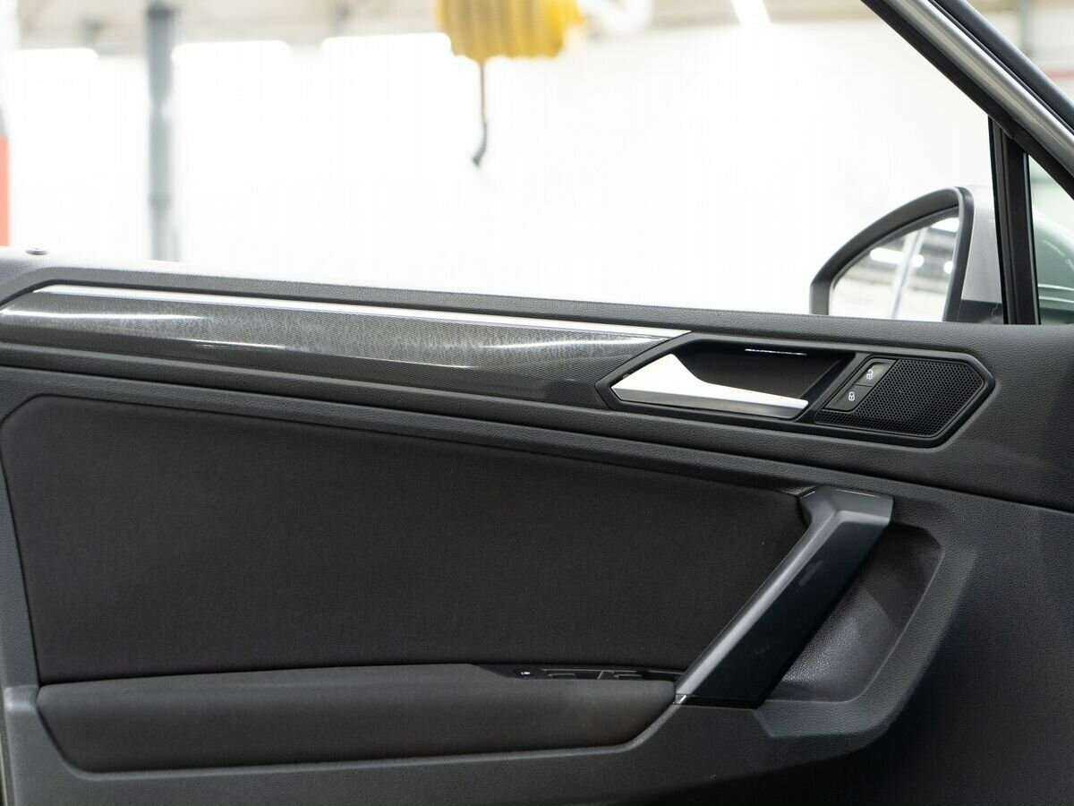 Купить Volkswagen Tiguan, 2019, 71 175 км.. Фото: #14