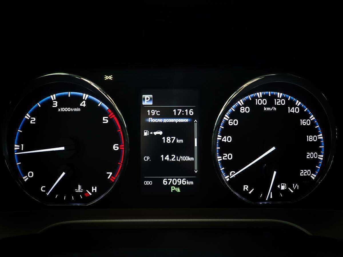 Купить Toyota RAV4, 2018, 67 094 км.. Фото: #13