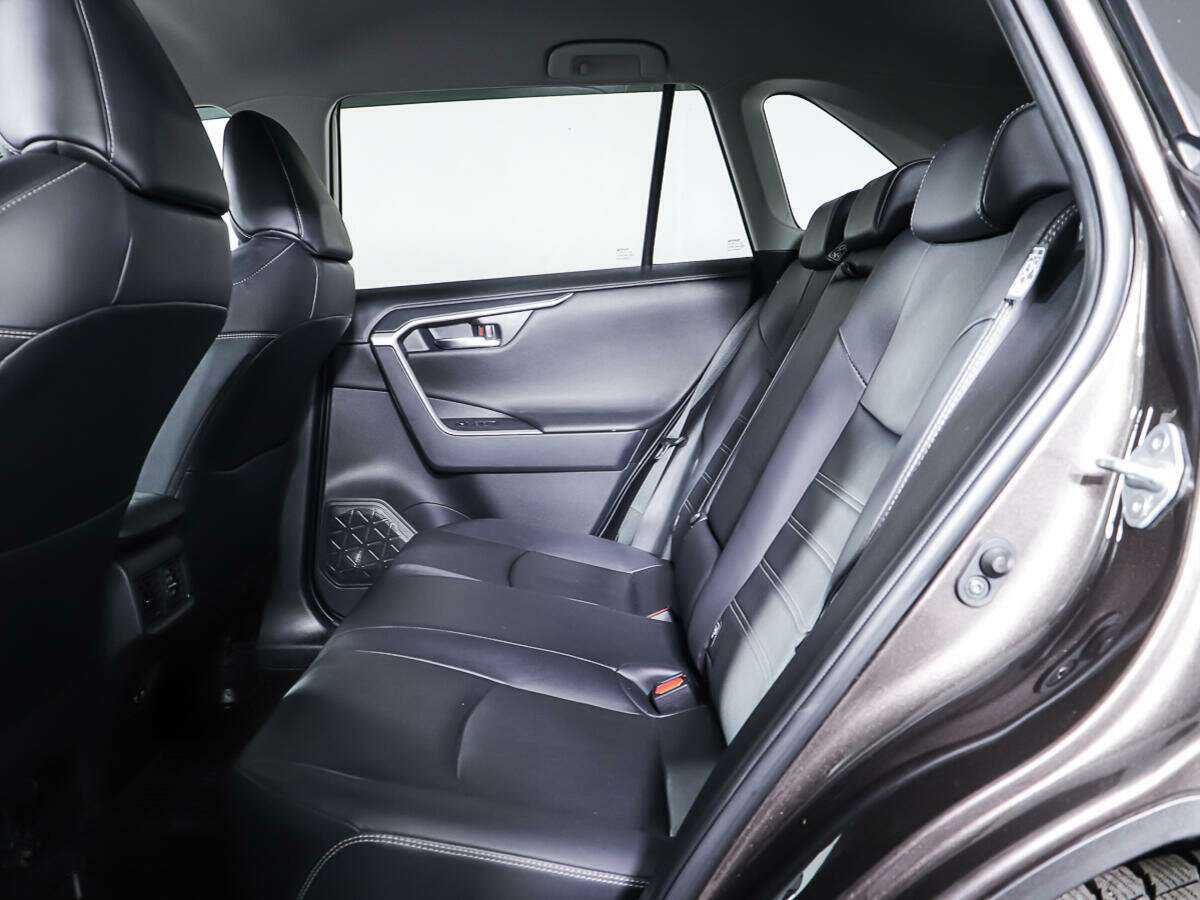 Купить Toyota RAV4, 2019, 40 690 км.. Фото: #9