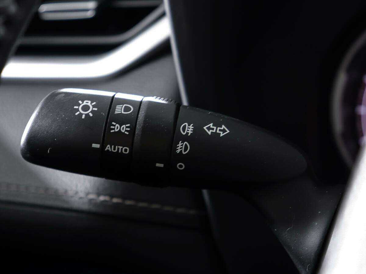 Купить Toyota RAV4, 2019, 40 690 км.. Фото: #17