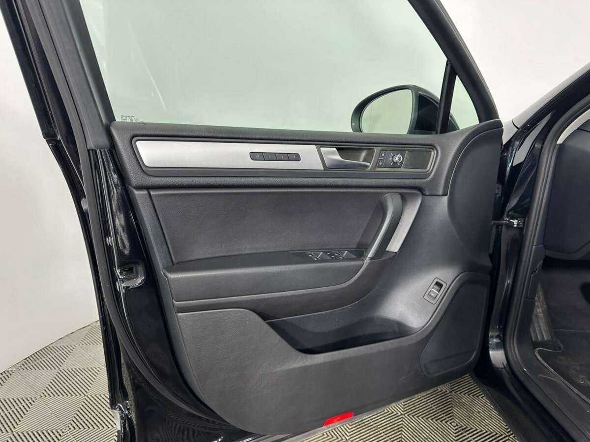 Купить Volkswagen Touareg, 2012, 216 981 км.. Фото: #7