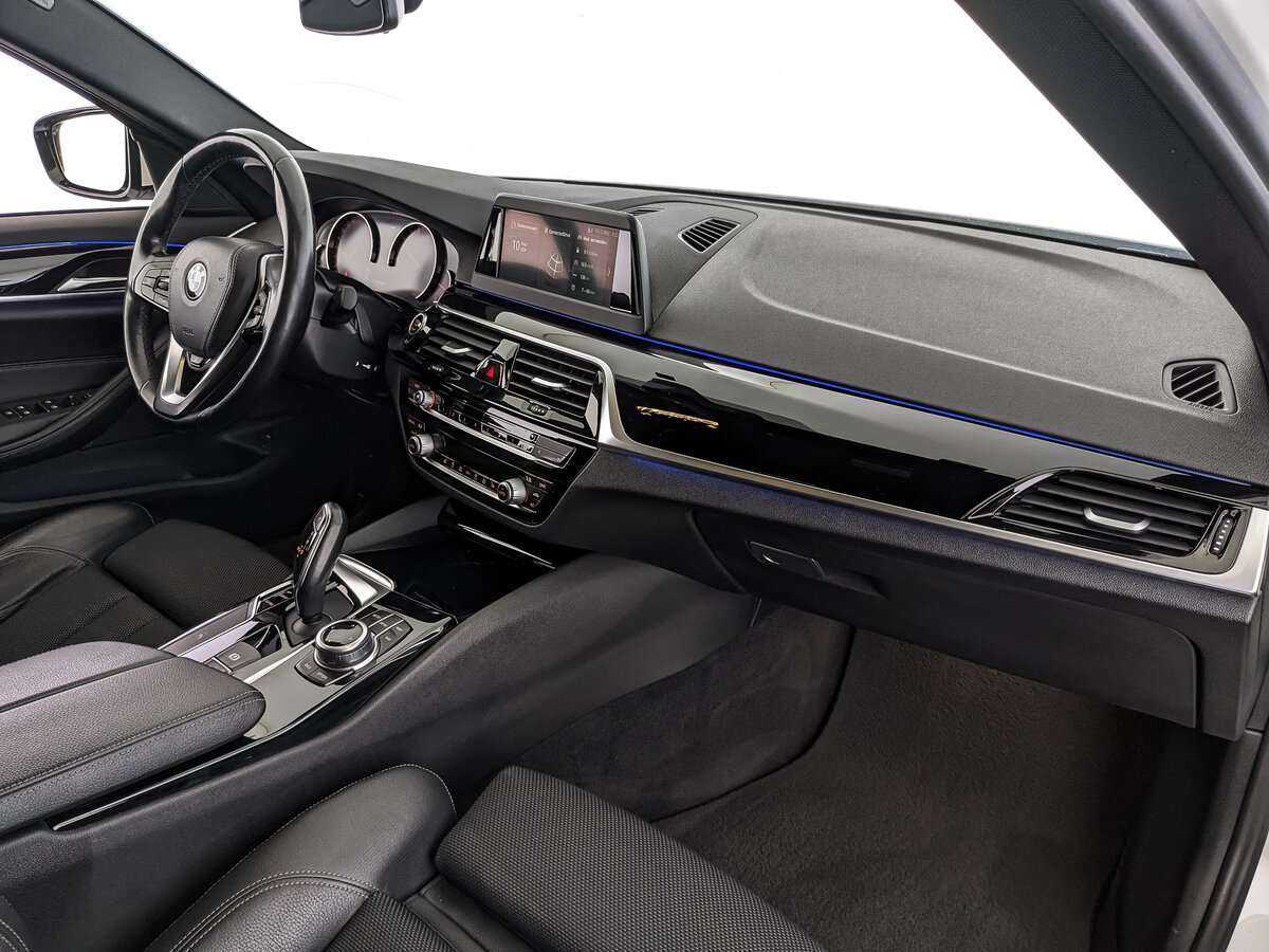 Купить BMW 5 серии, 2017, 141 423 км.. Фото: #8