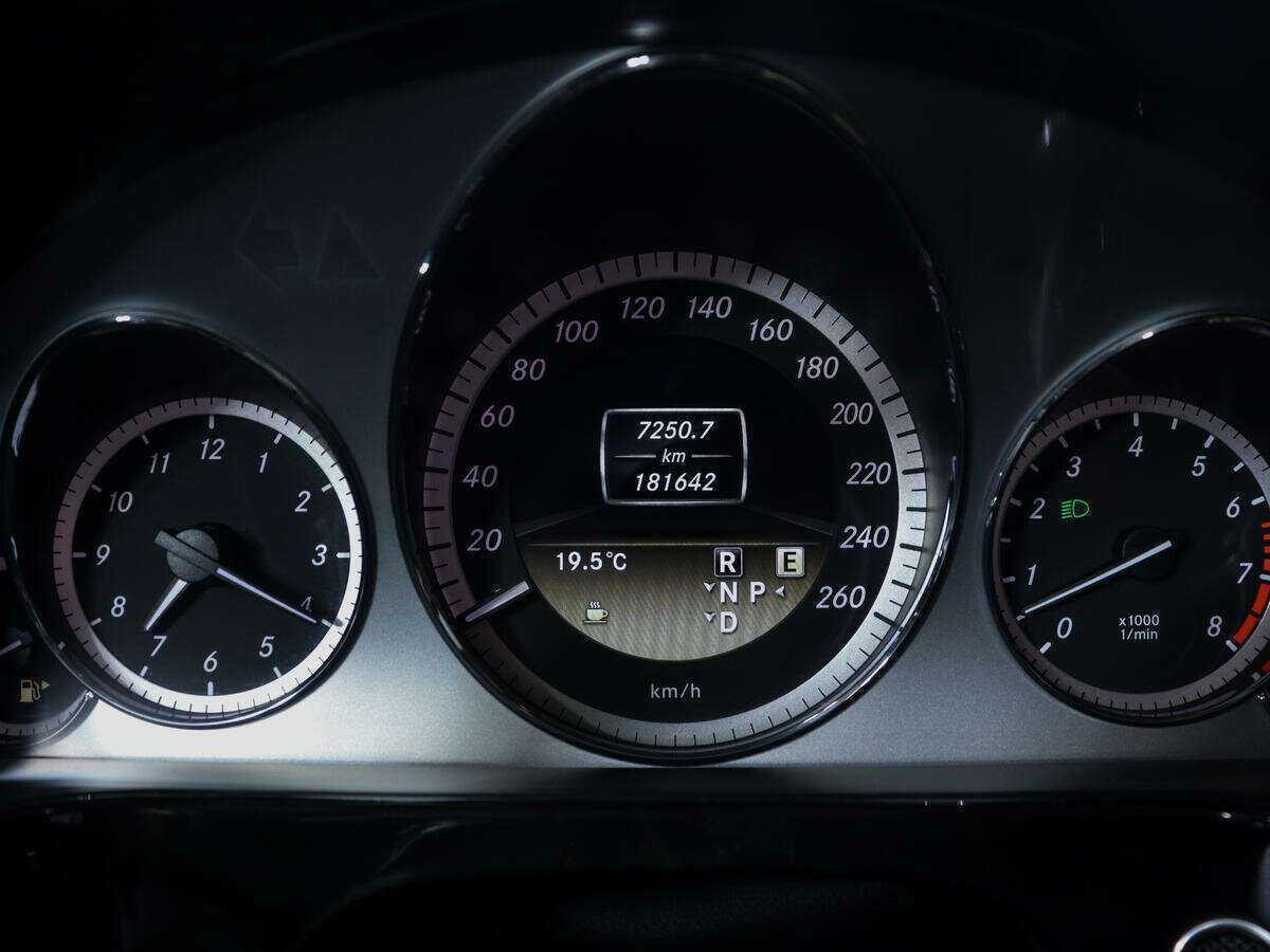 Купить Mercedes-Benz E-Класс, 2012, 181 641 км.. Фото: #9