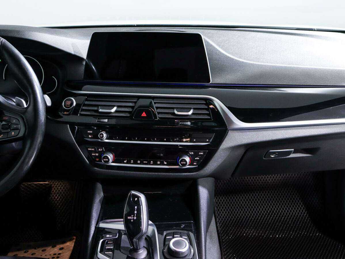 Купить BMW 5 серии, 2018, 175 697 км.. Фото: #10