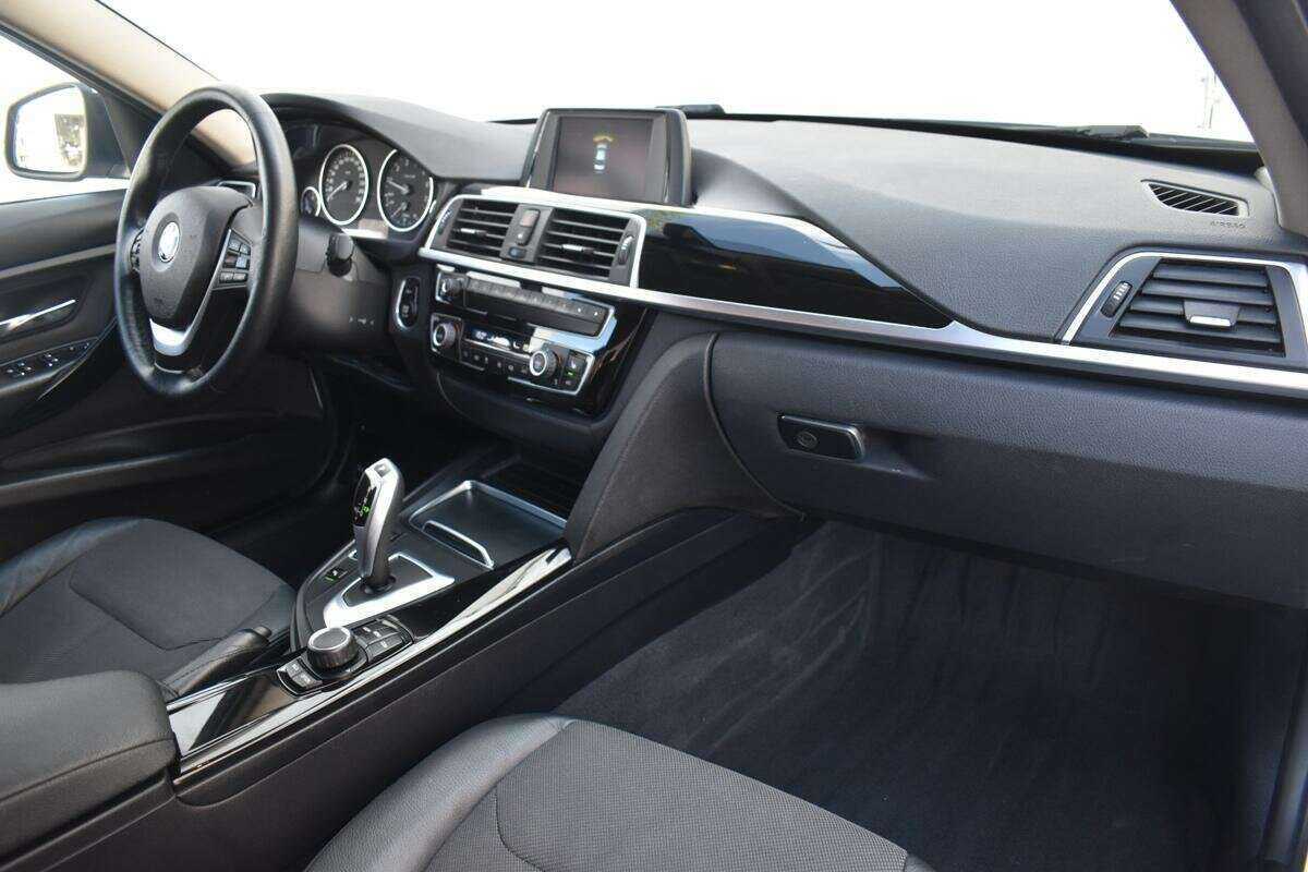 Купить BMW 3 серии, 2018, 116 953 км.. Фото: #5