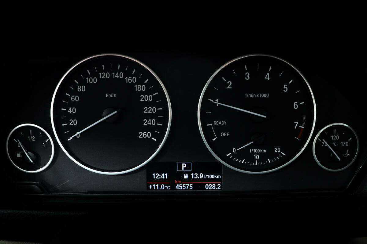 Купить BMW 3 серии, 2016, 45 560 км.. Фото: #9