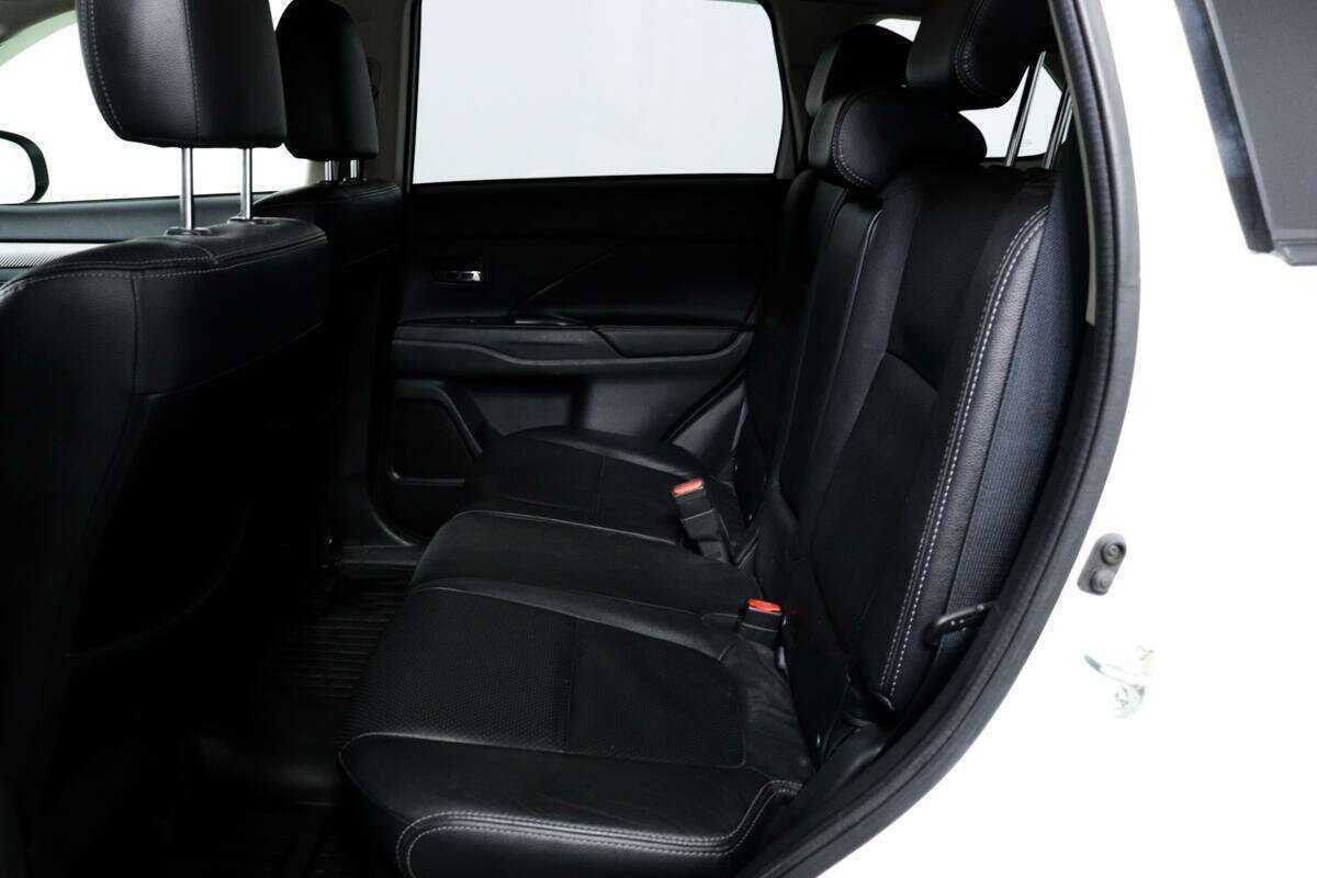 Купить Митсубиши Оутлэндер, 2015, 70 761 км.. Фото: #11