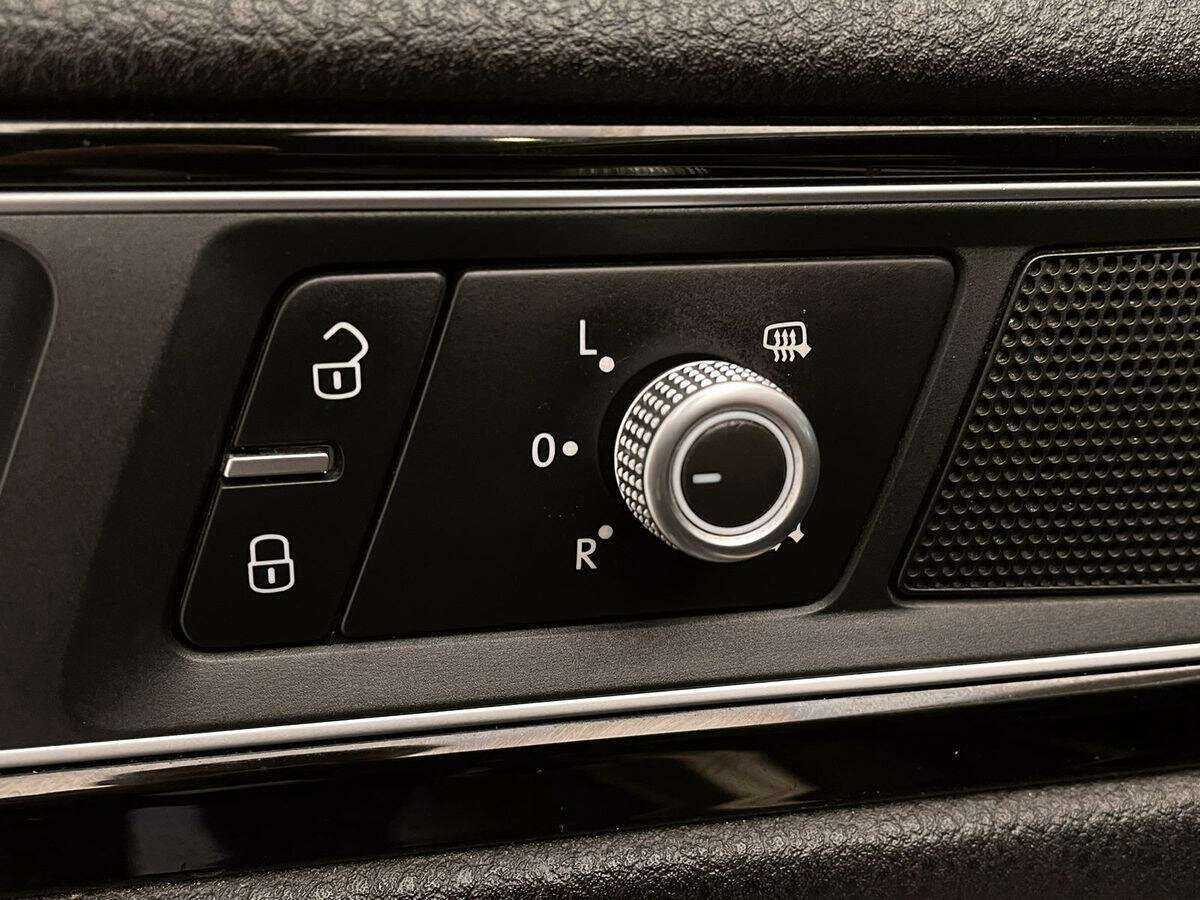 Купить Volkswagen Touareg, 2015, 166 892 км.. Фото: #15