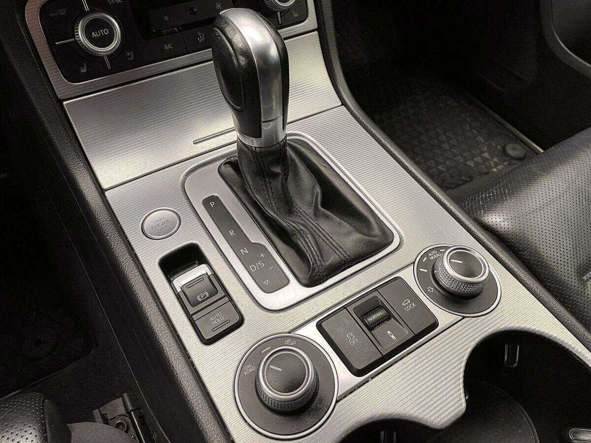 Купить Volkswagen Touareg, 2015, 166 892 км.. Фото: #18