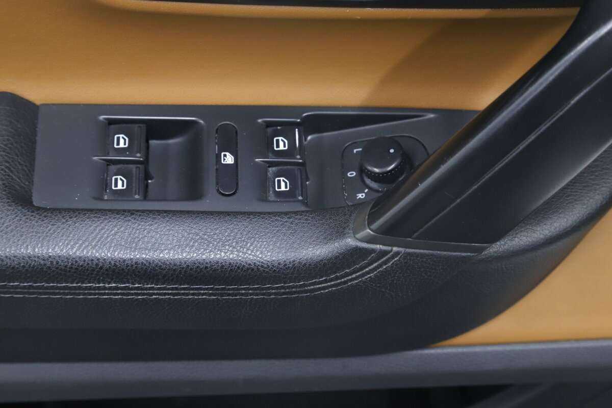 Купить Volkswagen Passat CC, 2013, 162 500 км.. Фото: #7