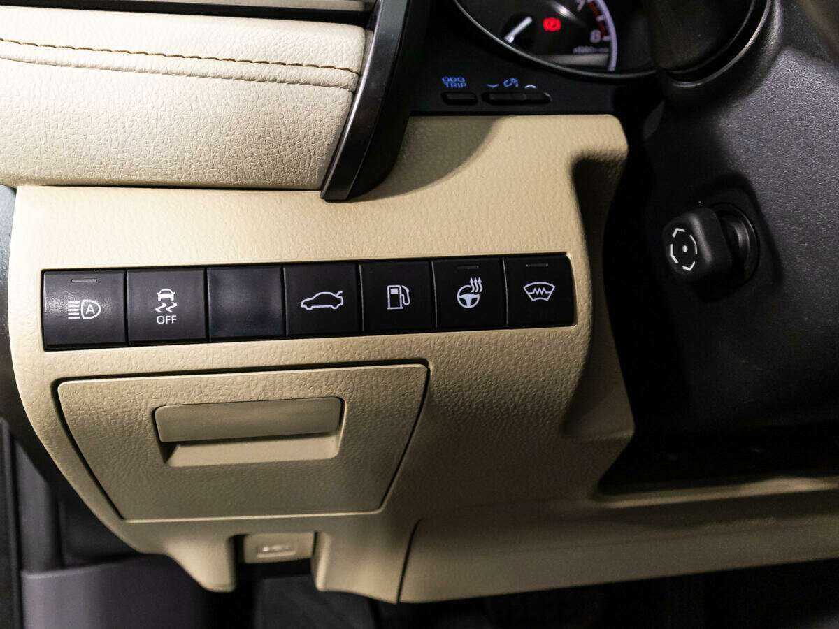 Купить Toyota Camry, 2018, 80 400 км.. Фото: #18