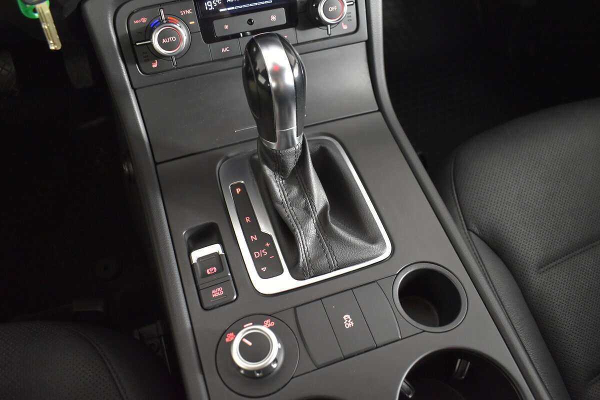 Купить Volkswagen Touareg, 2013, 157 512 км.. Фото: #15