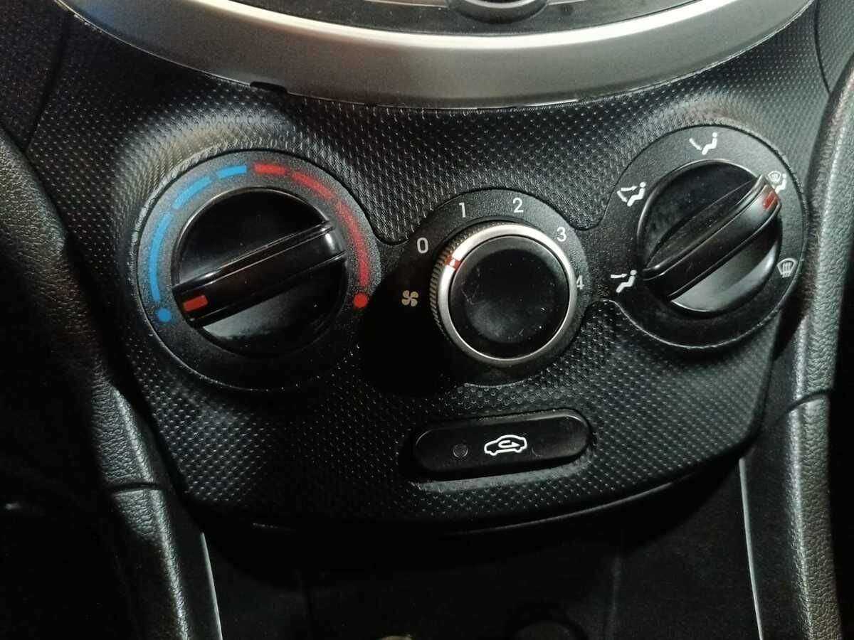 Купить Hyundai Solaris, 2016, 165 733 км.. Фото: #12