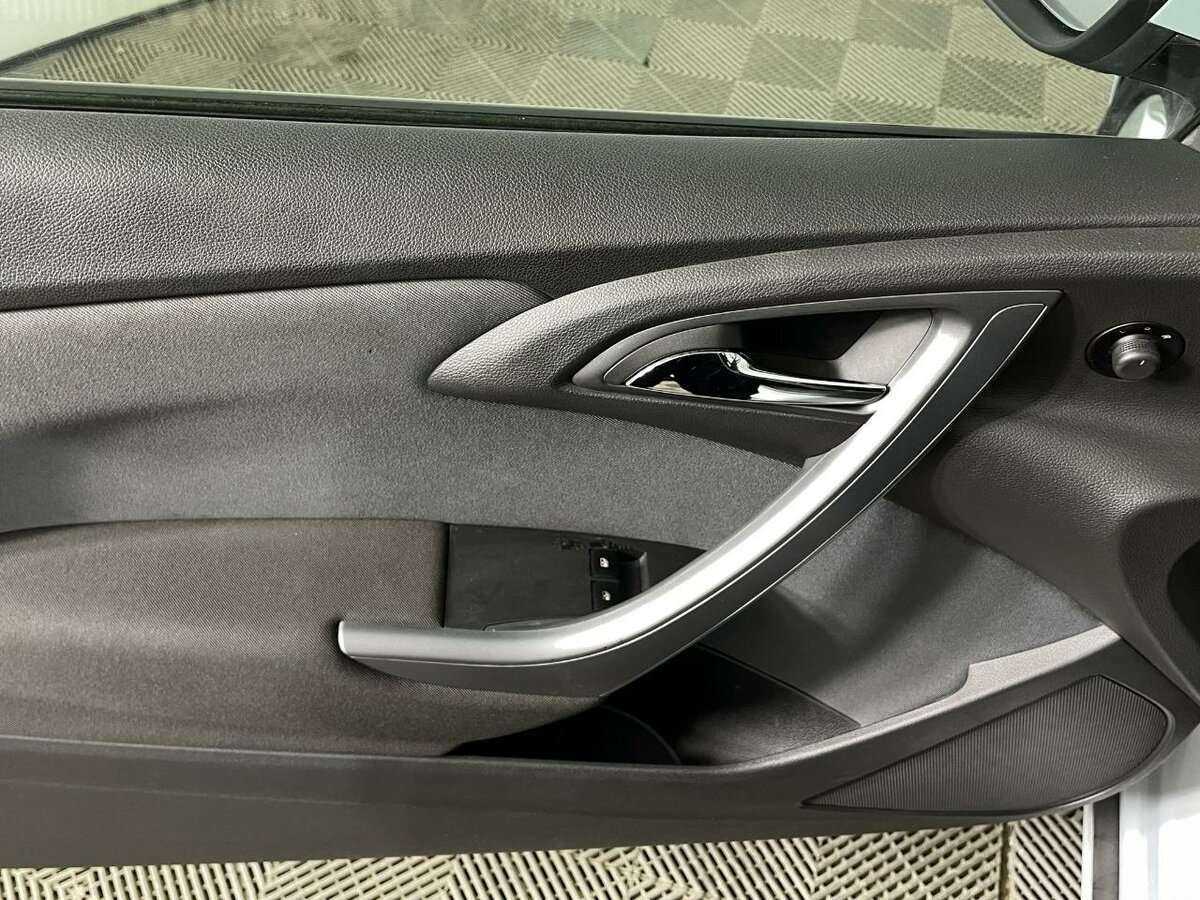 Купить Opel Astra, 2013, 138 930 км.. Фото: #7