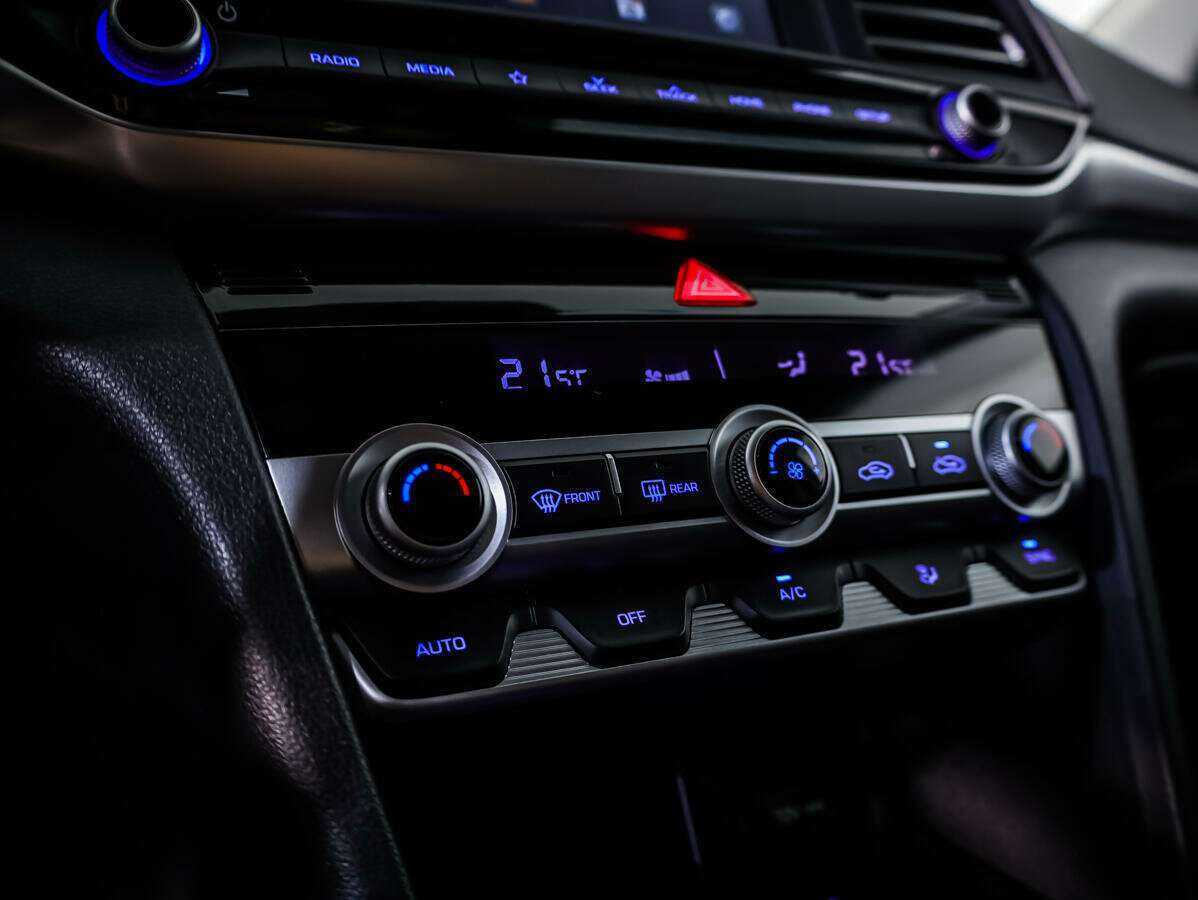 Купить Hyundai Elantra, 2019, 61 543 км.. Фото: #12