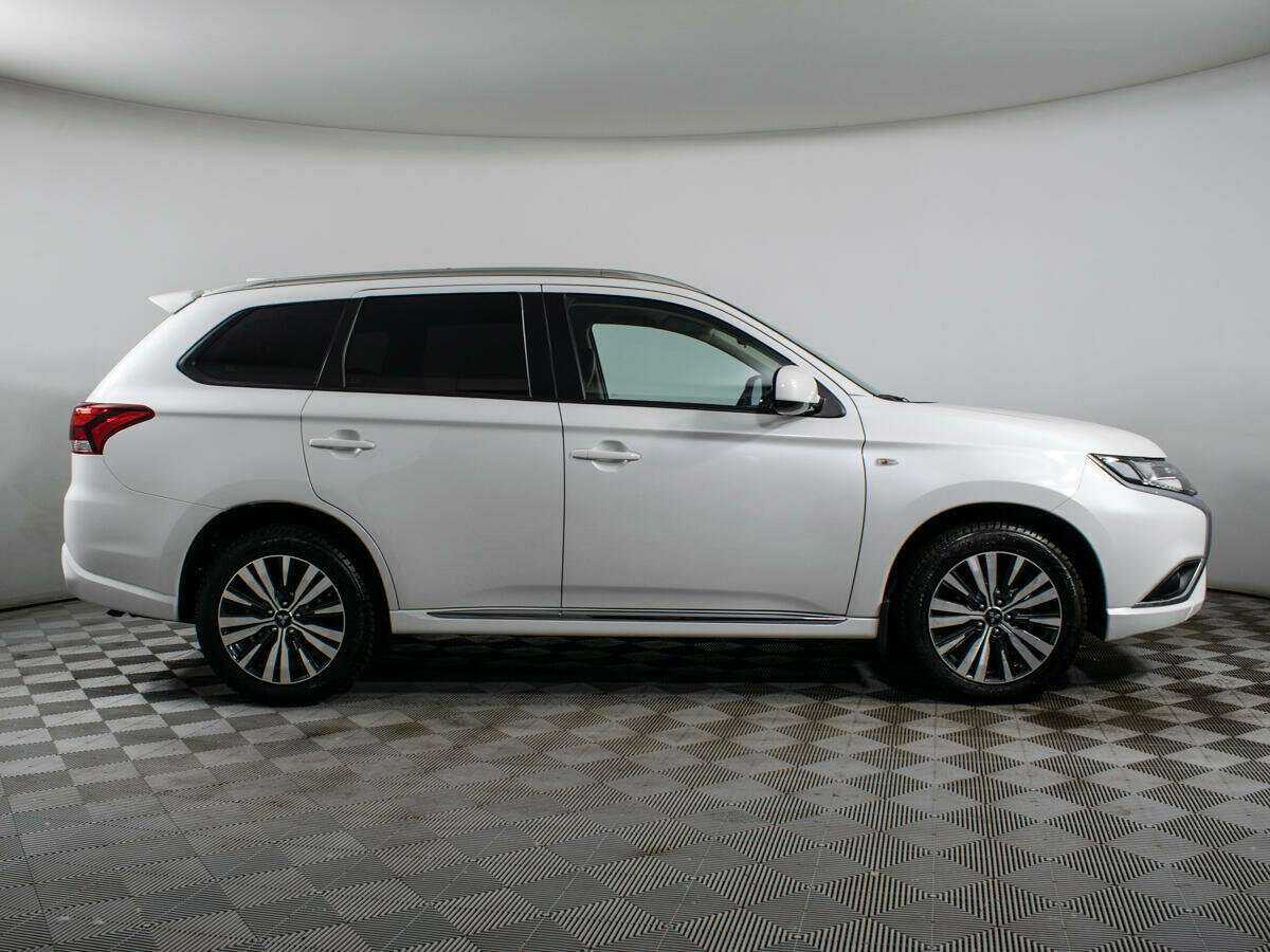 Купить Mitsubishi Outlander, 2022, 14 500 км.. Фото: #3