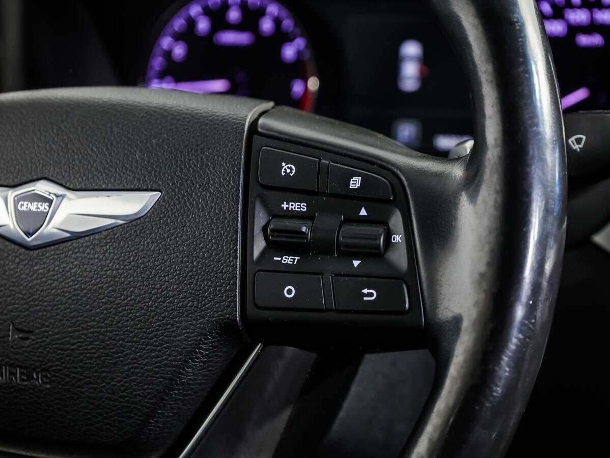 Купить Hyundai Genesis, 2014, 162 218 км.. Фото: #10