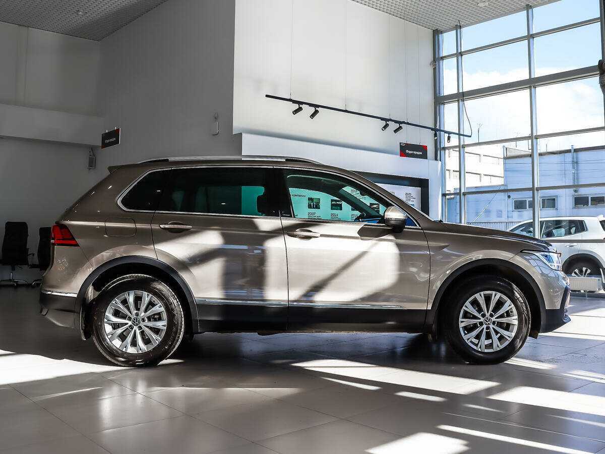 Купить Volkswagen Tiguan, 2021, 71 000 км.. Фото: #3