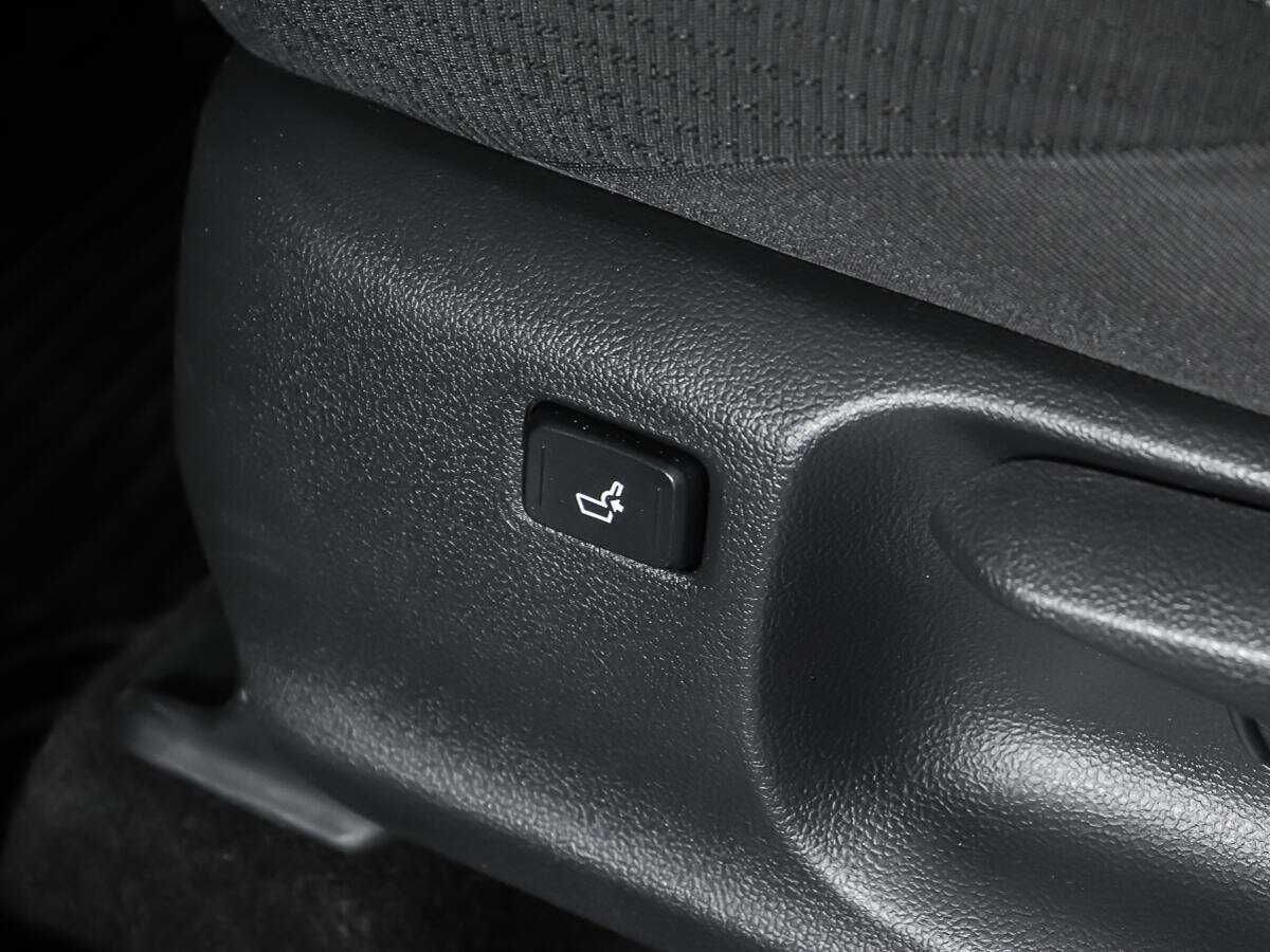 Купить Toyota C-HR, 2018, 52 185 км.. Фото: #16