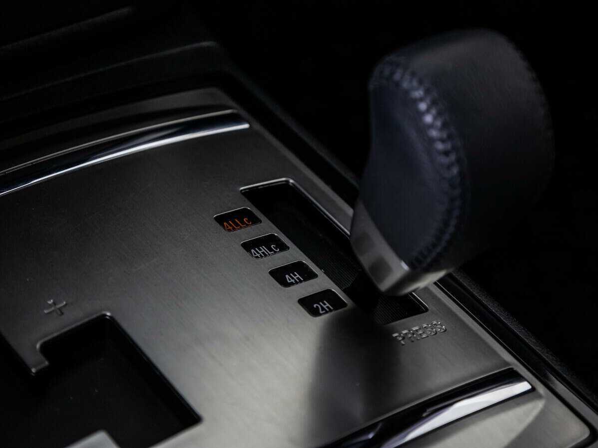 Купить Mitsubishi Pajero, 2017, 108 000 км.. Фото: #14