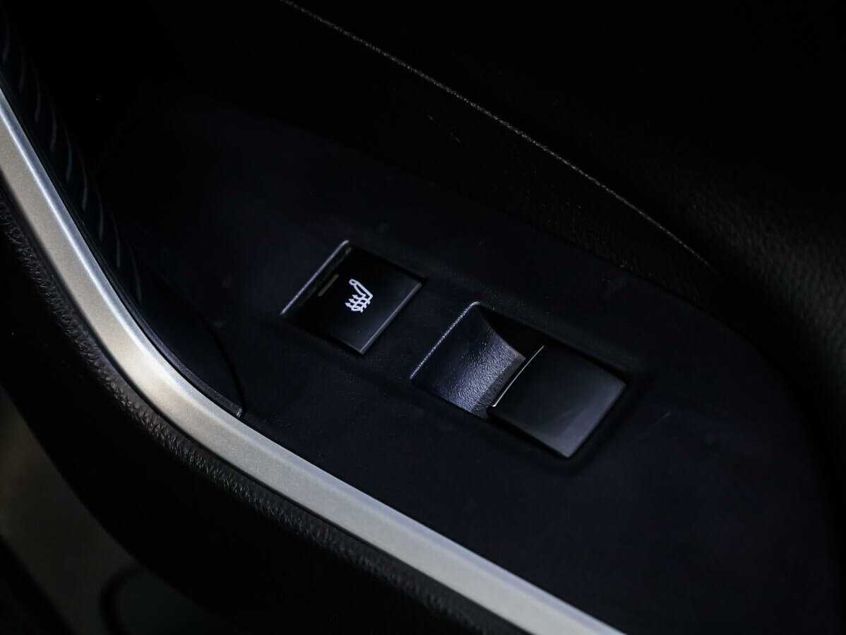 Купить Toyota RAV4, 2021, 56 240 км.. Фото: #2