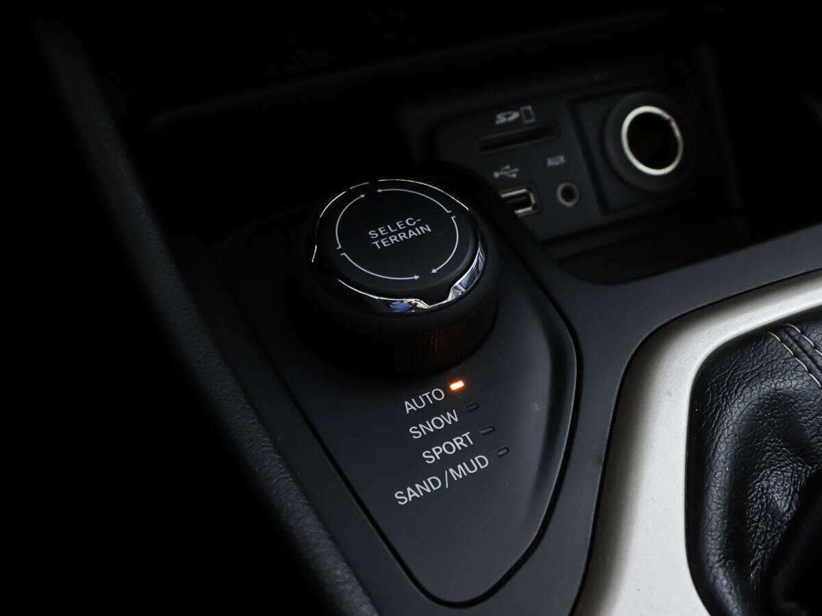 Купить Jeep Cherokee, 2014, 104 790 км.. Фото: #19