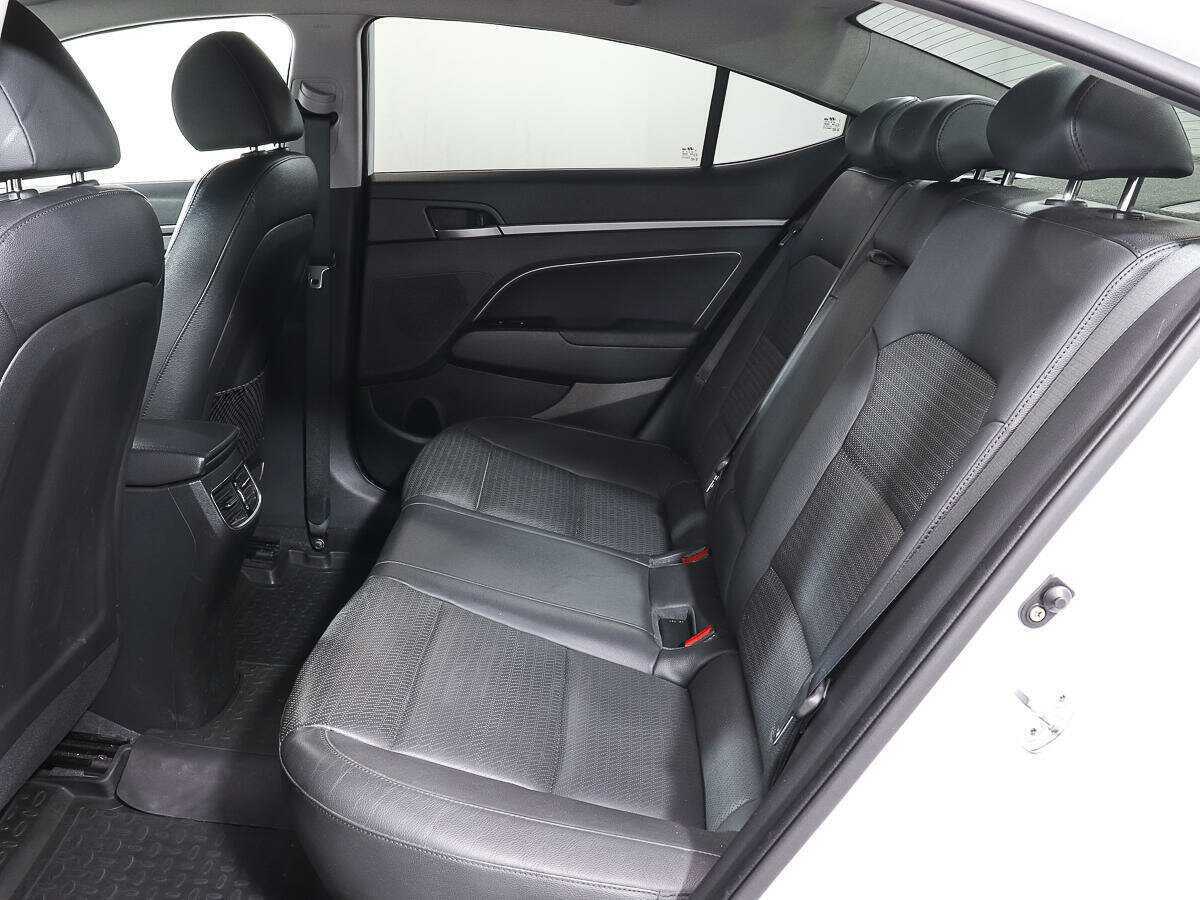 Купить Hyundai Elantra, 2017, 78 889 км.. Фото: #8