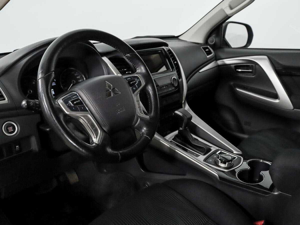 Купить Mitsubishi Pajero Sport, 2017, 90 338 км.. Фото: #8