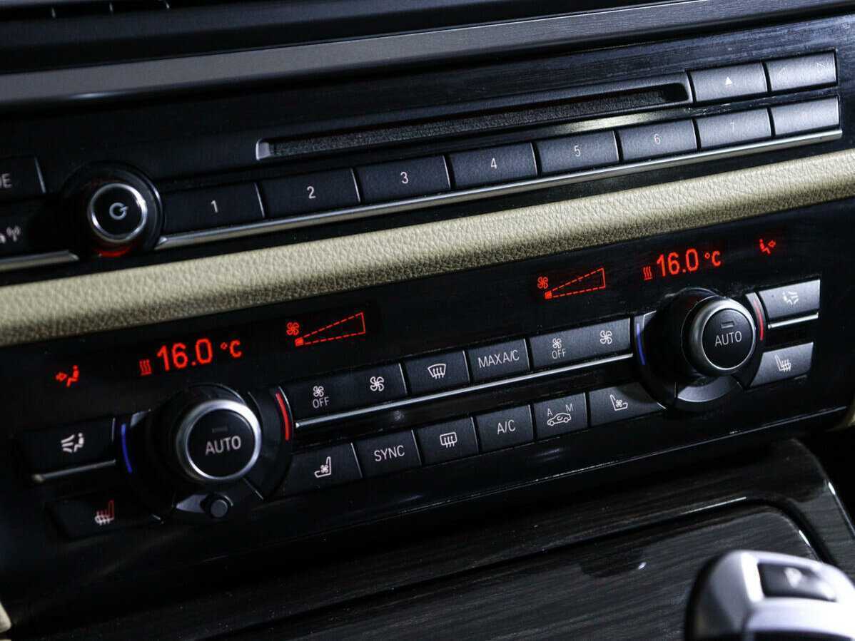 Купить BMW 5 серии, 2016, 143 837 км.. Фото: #30