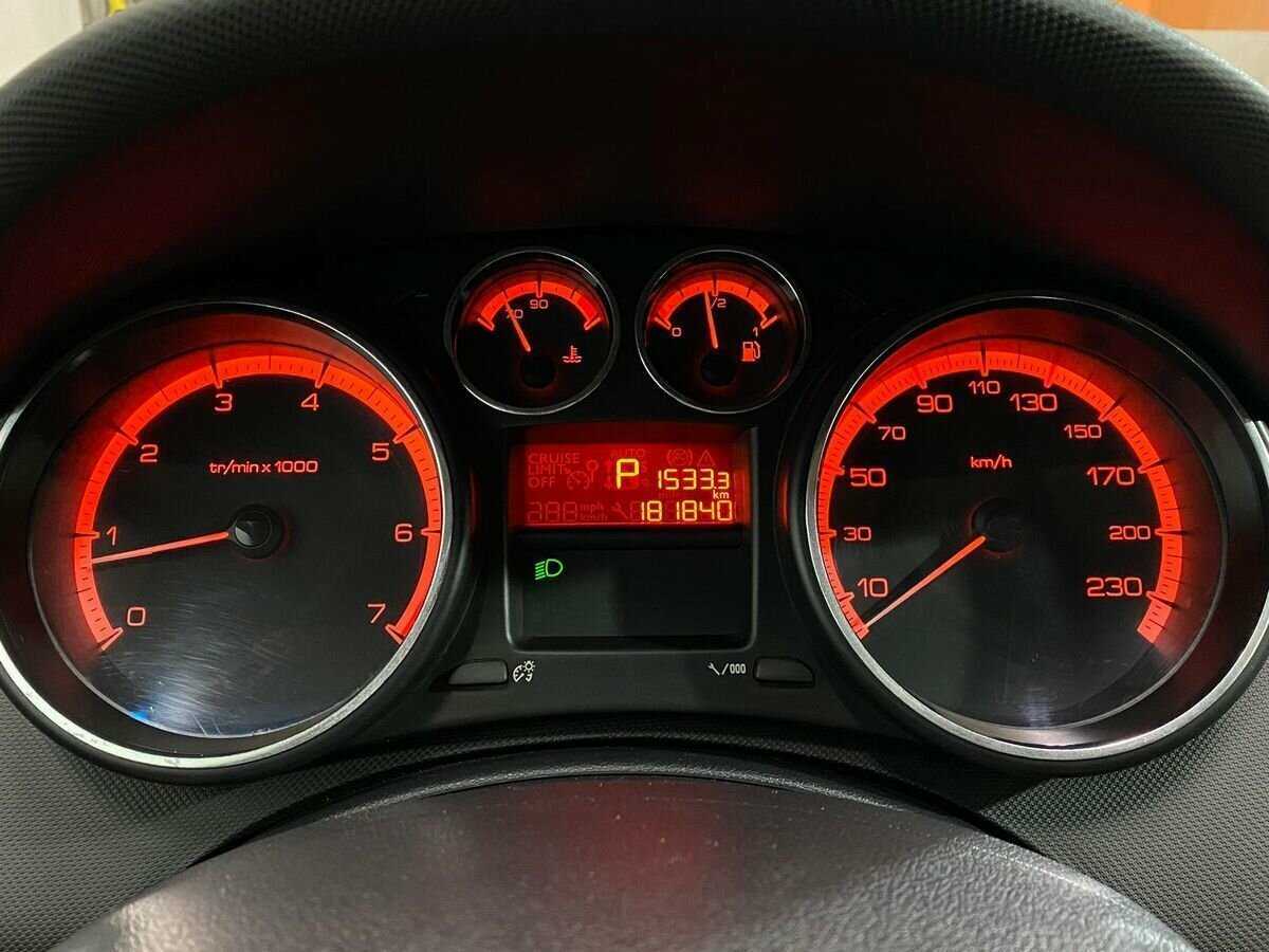 Купить Peugeot 408, 2012, 181 839 км.. Фото: #11