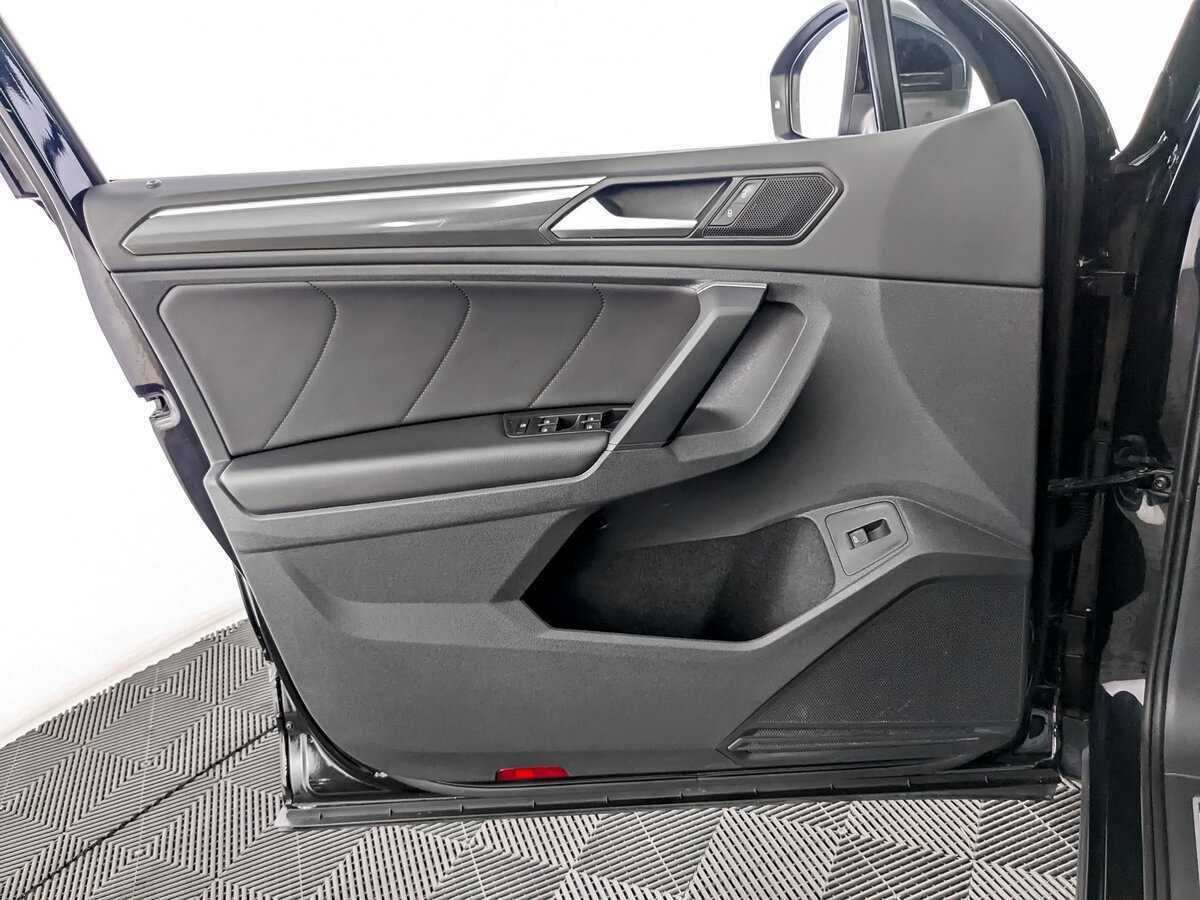 Купить Volkswagen Tiguan, 2020, 36 930 км.. Фото: #14