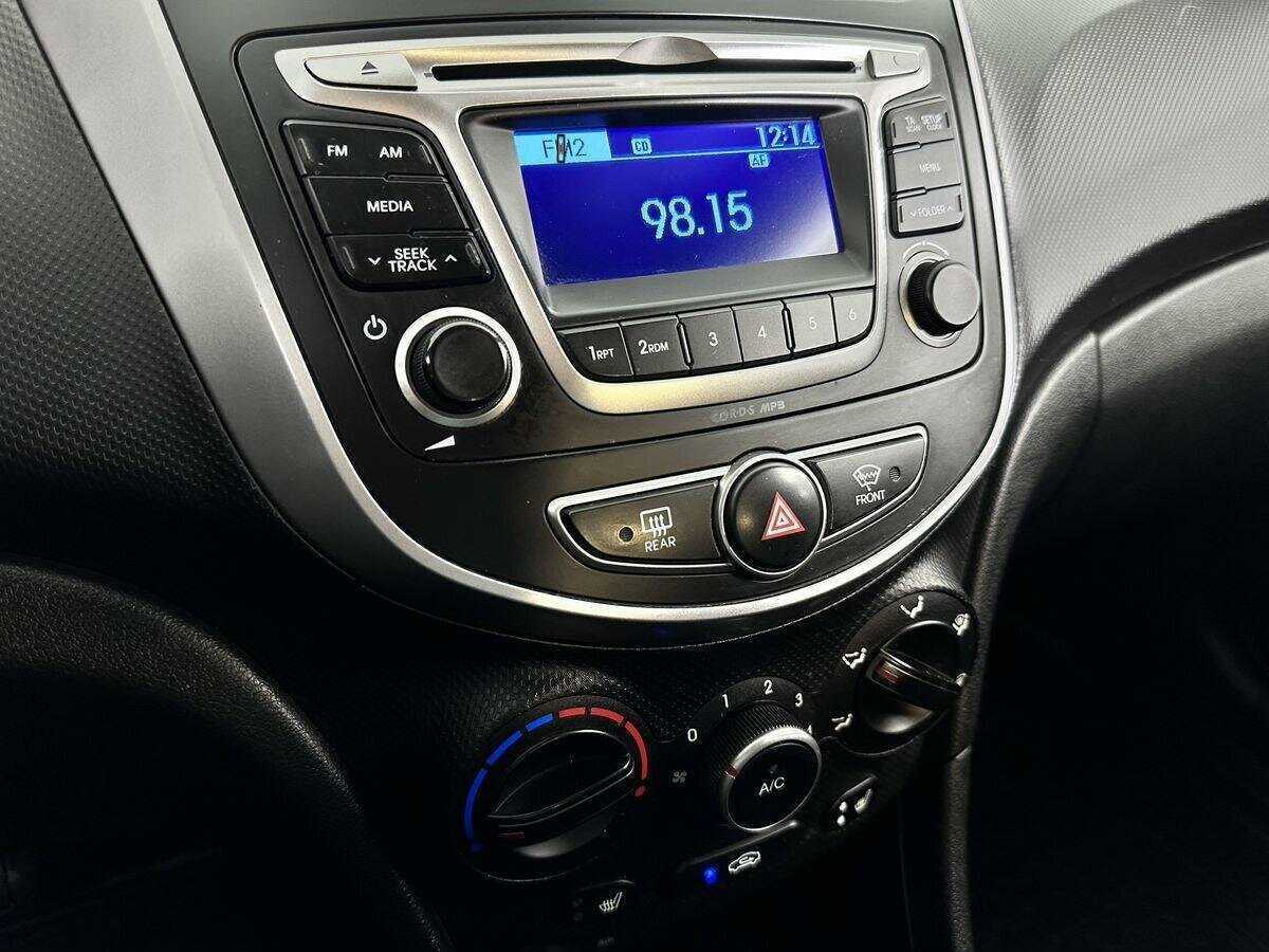 Купить Hyundai Solaris, 2015, 169 939 км.. Фото: #11