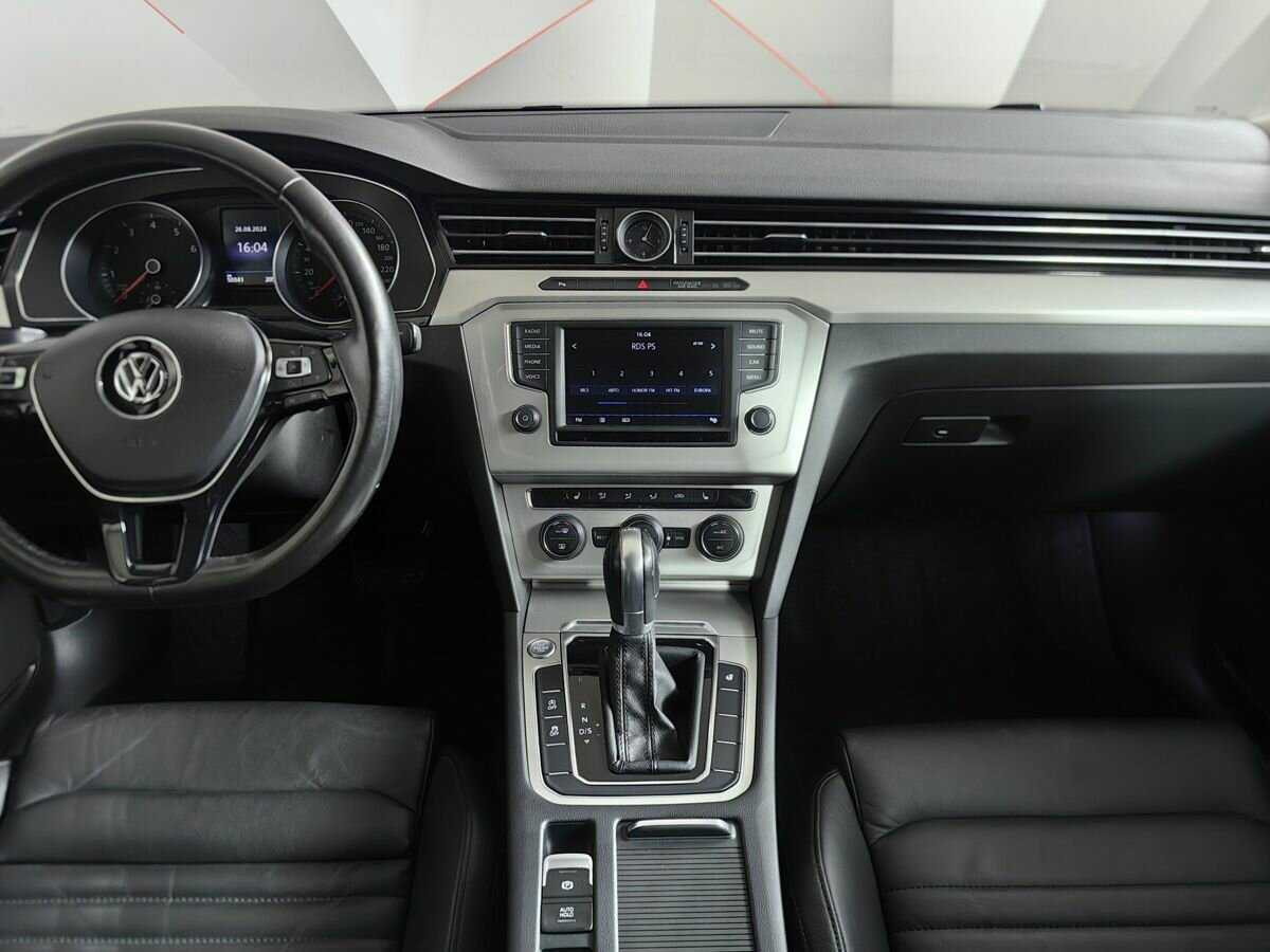 Купить Volkswagen Passat, 2017, 50 341 км.. Фото: #10