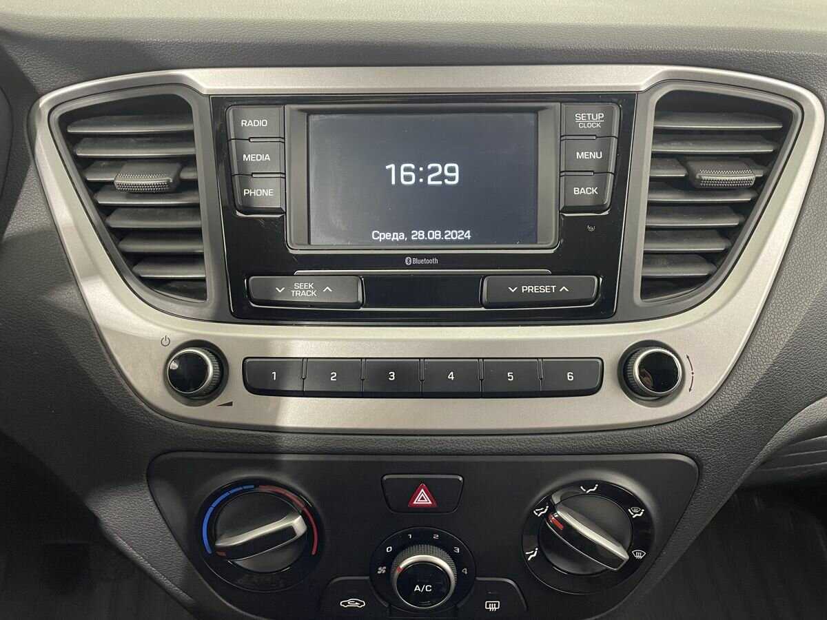 Купить Hyundai Solaris, 2017, 215 449 км.. Фото: #11