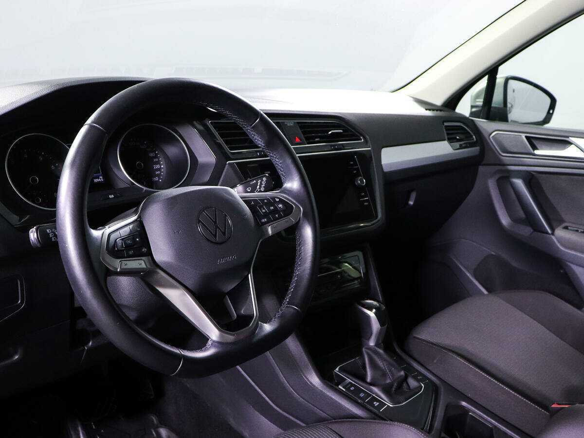 Купить Volkswagen Tiguan, 2021, 72 990 км.. Фото: #10