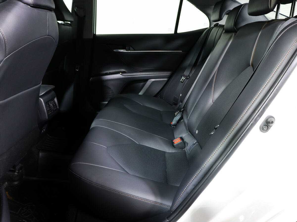 Купить Toyota Camry, 2018, 53 790 км.. Фото: #9