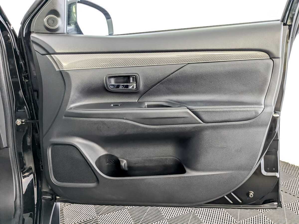 Купить Митсубиши Оутлэндер, 2021, 133 519 км.. Фото: #23