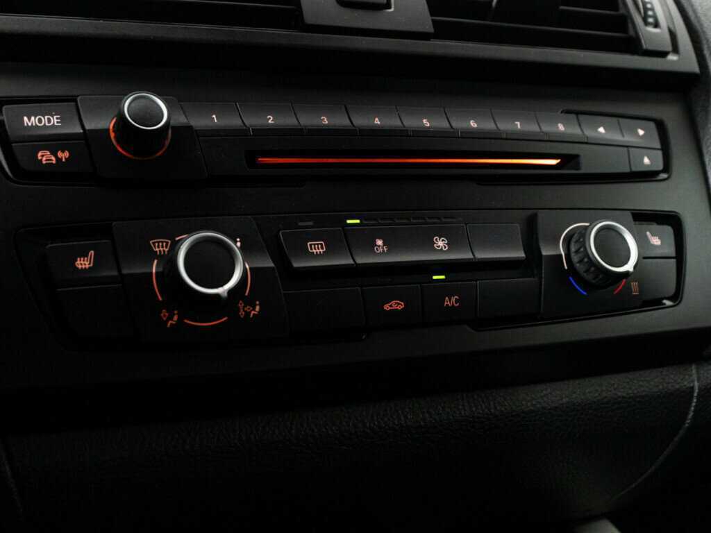 Купить БМВ 1 серии, 2013, 181 130 км.. Фото: #16