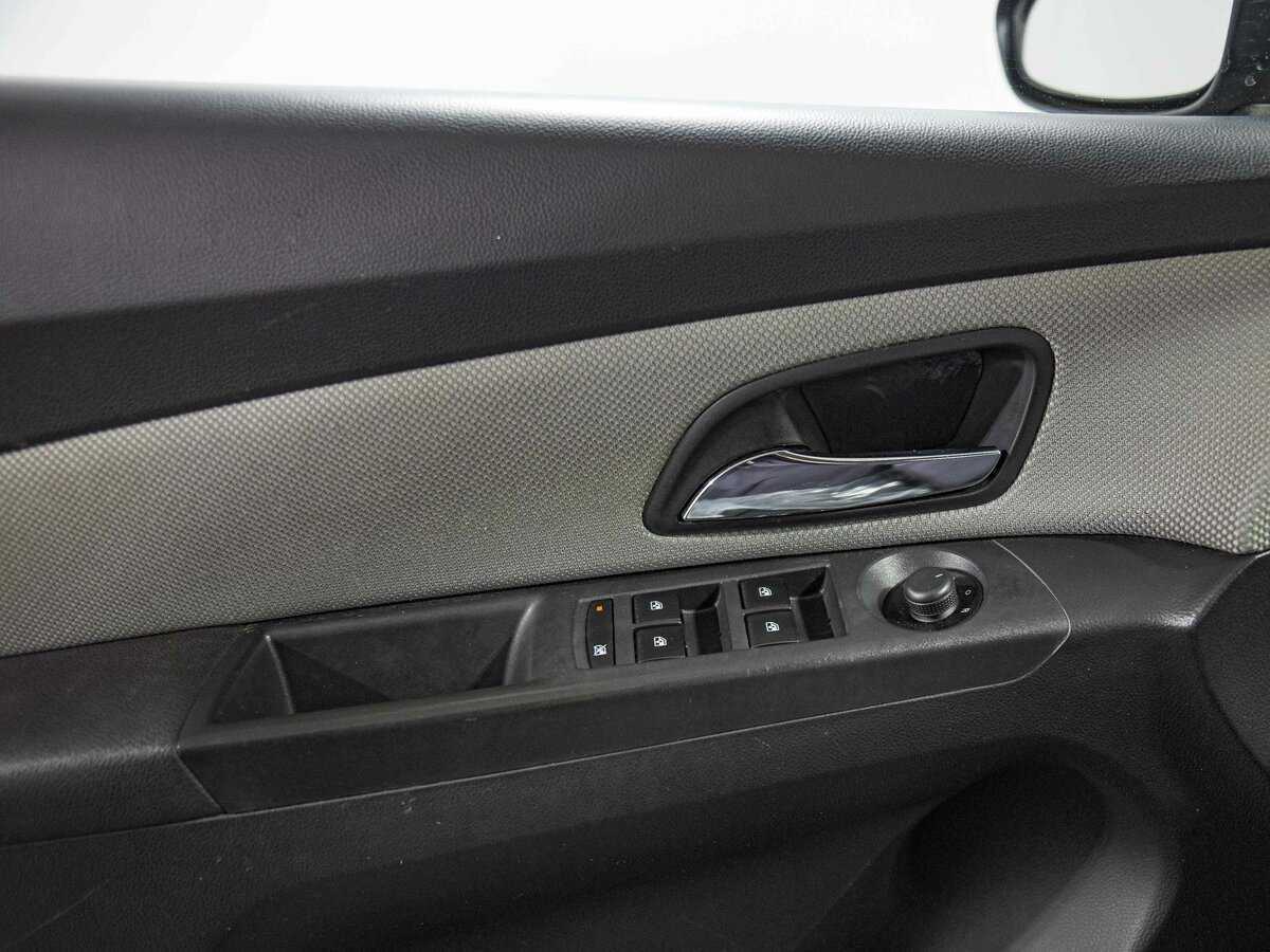 Купить Chevrolet Cruze, 2013, 154 933 км.. Фото: #10