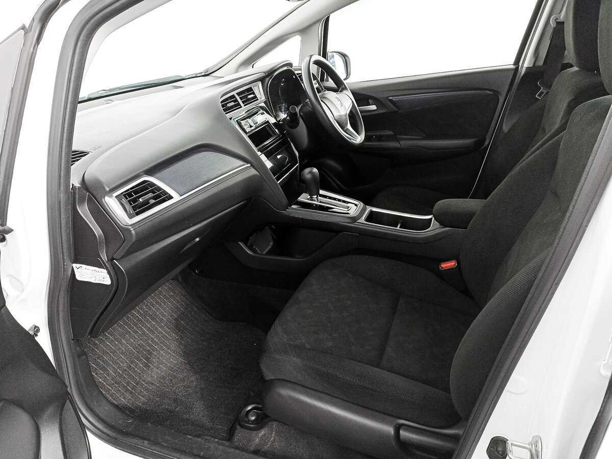 Купить Honda Shuttle, 2018, 96 369 км.. Фото: #10