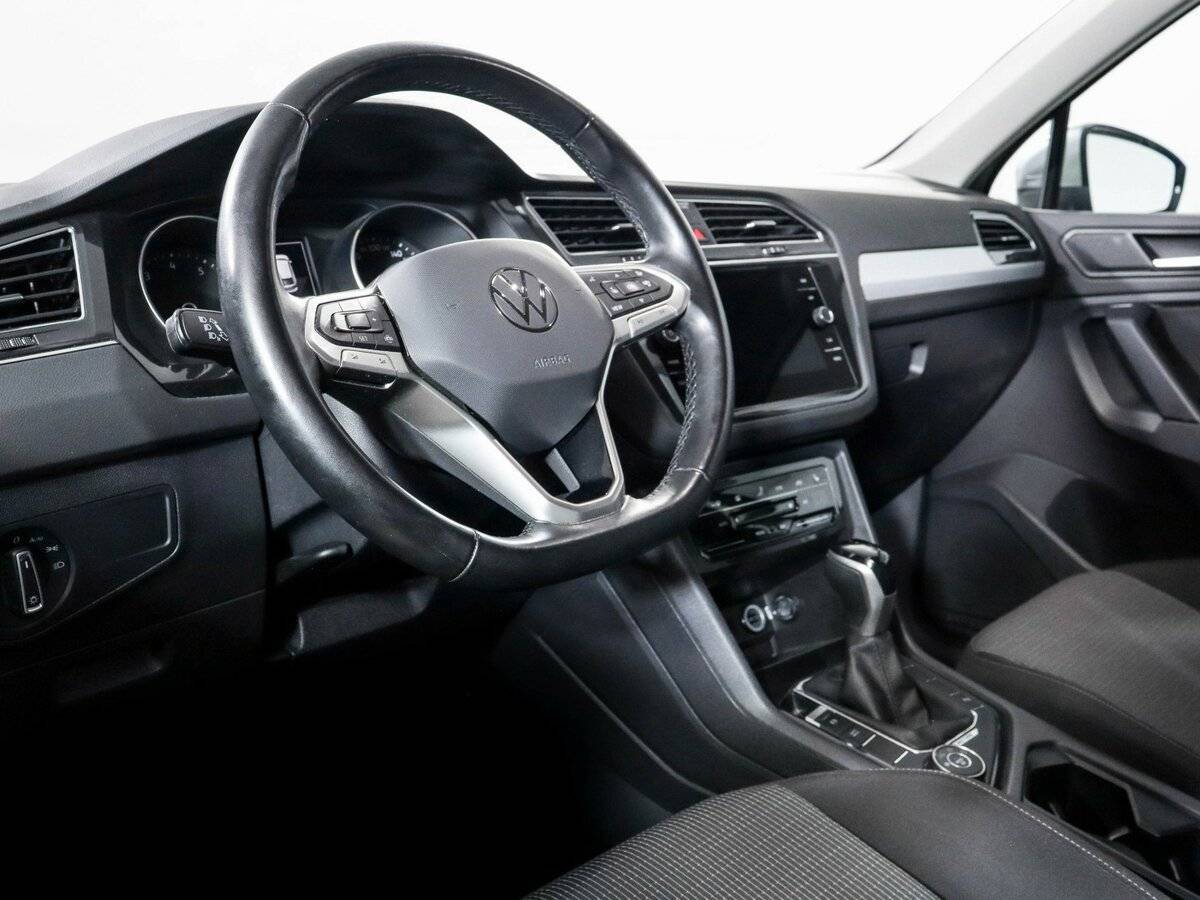 Купить Volkswagen Tiguan, 2021, 29 904 км.. Фото: #9