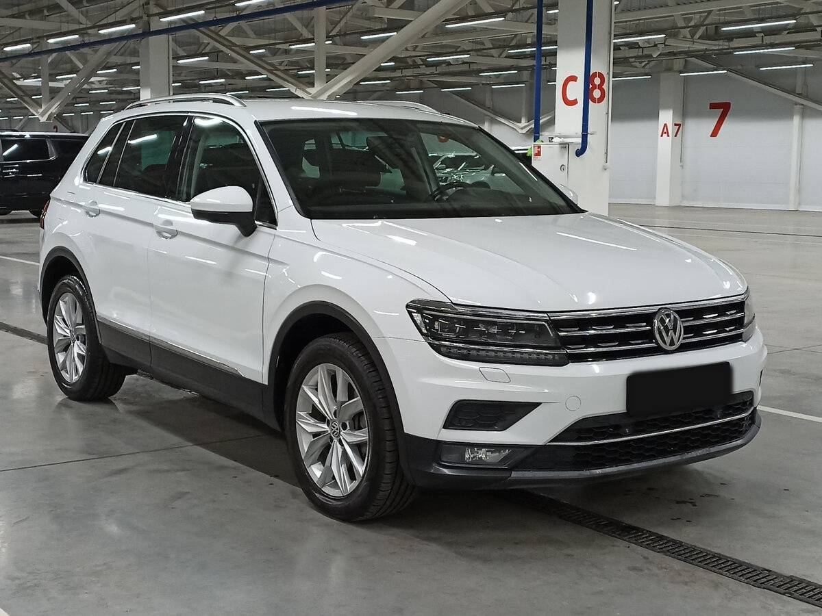 Купить Volkswagen Tiguan, 2018, 160 240 км.. Фото: #2