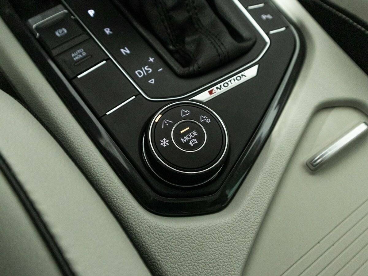 Купить Volkswagen Tiguan, 2018, 136 888 км.. Фото: #17