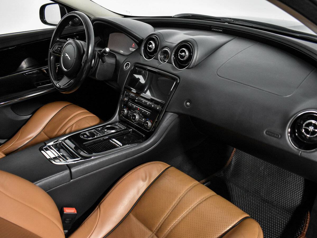 Купить Jaguar XJ, 2016, 151 000 км.. Фото: #14