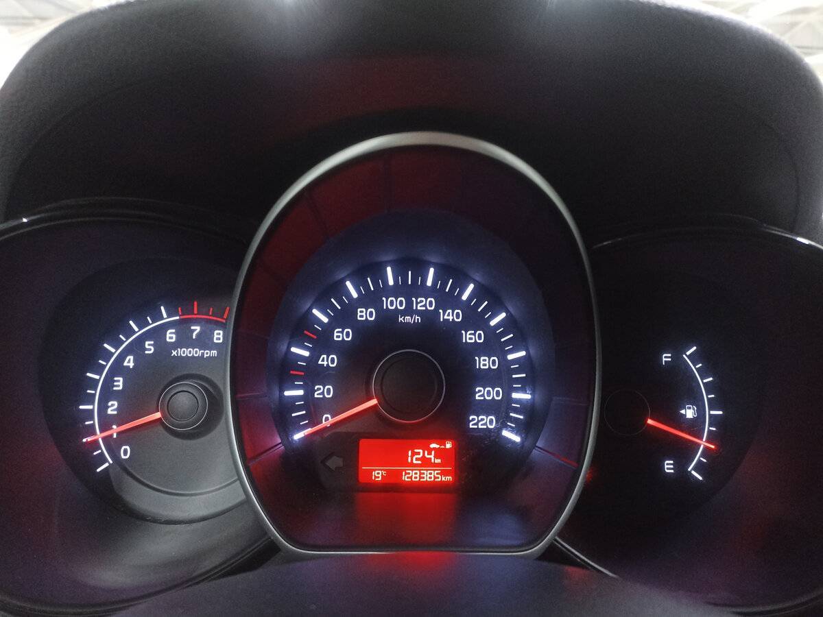 Купить Kia Rio, 2015, 128 385 км.. Фото: #12