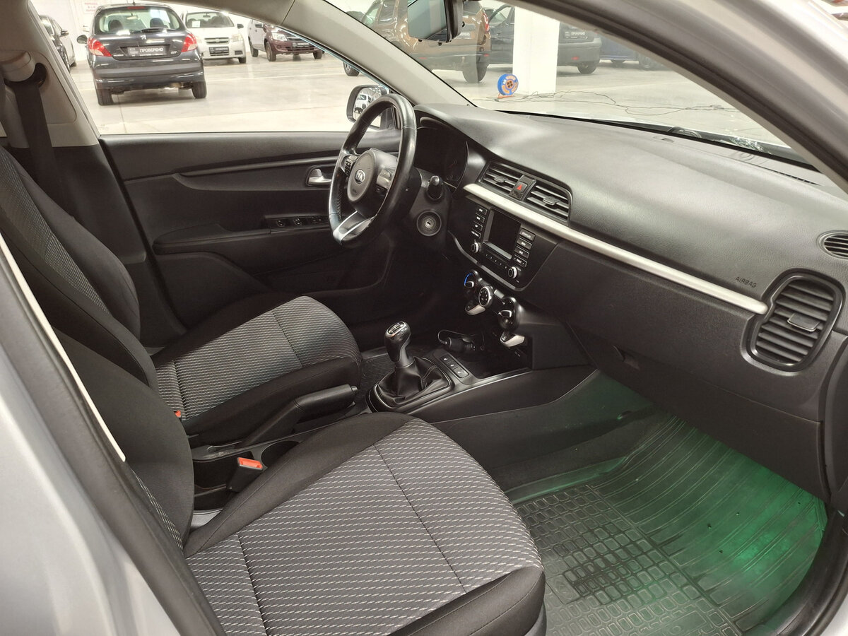 Купить Kia Rio, 2017, 180 535 км.. Фото: #10