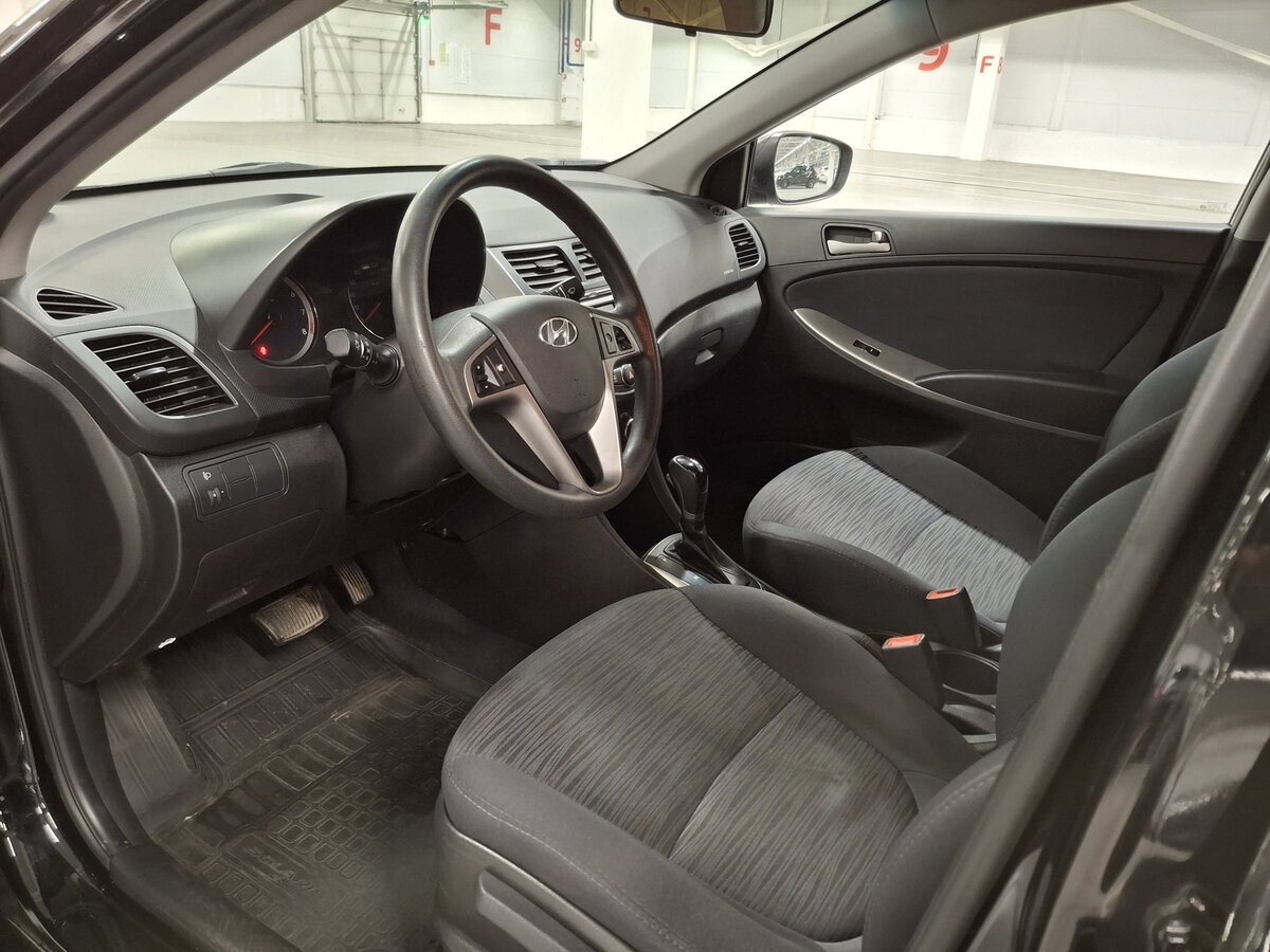 Купить Hyundai Solaris, 2015, 98 403 км.. Фото: #15