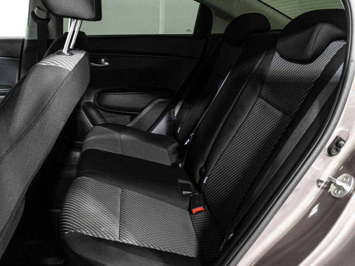 Купить Kia Rio, 2018, 90 300 км.. Фото: #9