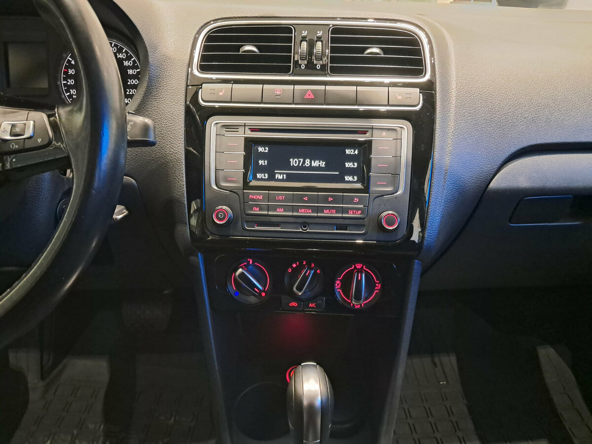 Купить Volkswagen Polo, 2017, 41 987 км.. Фото: #14